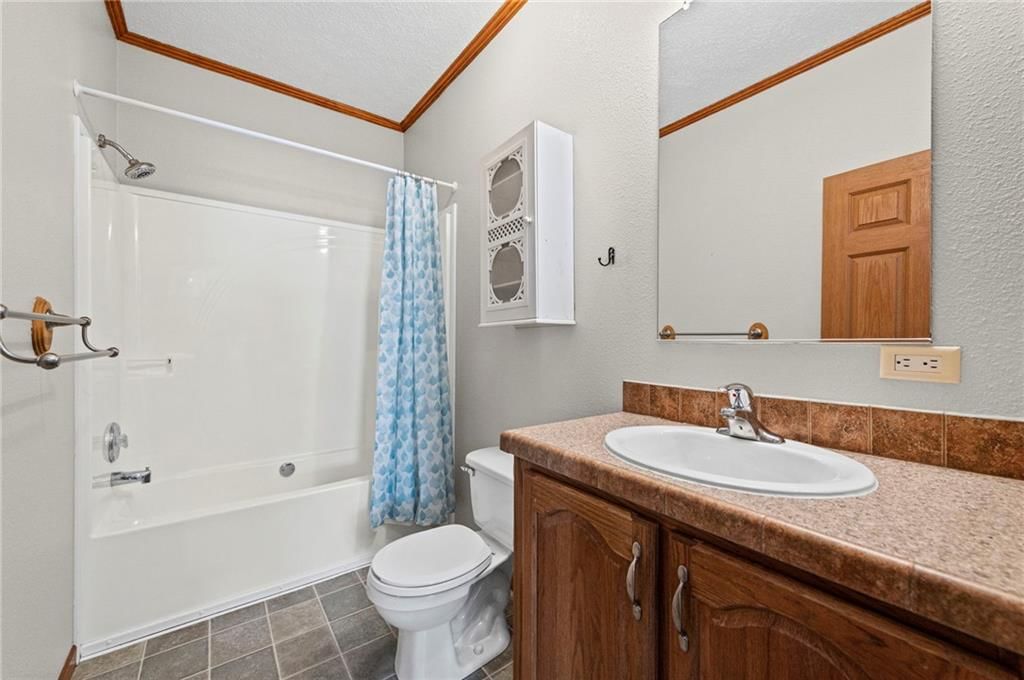 12211 N Pomona Avenue — photo 16