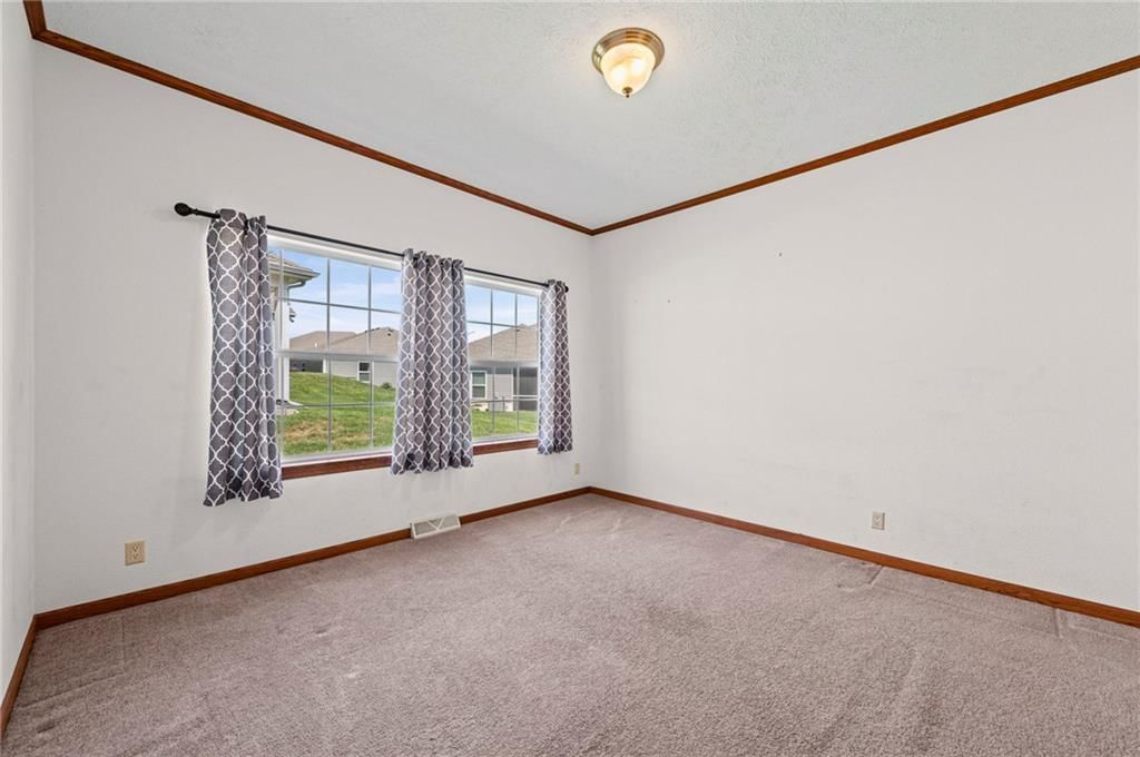 12211 N Pomona Avenue — photo 17