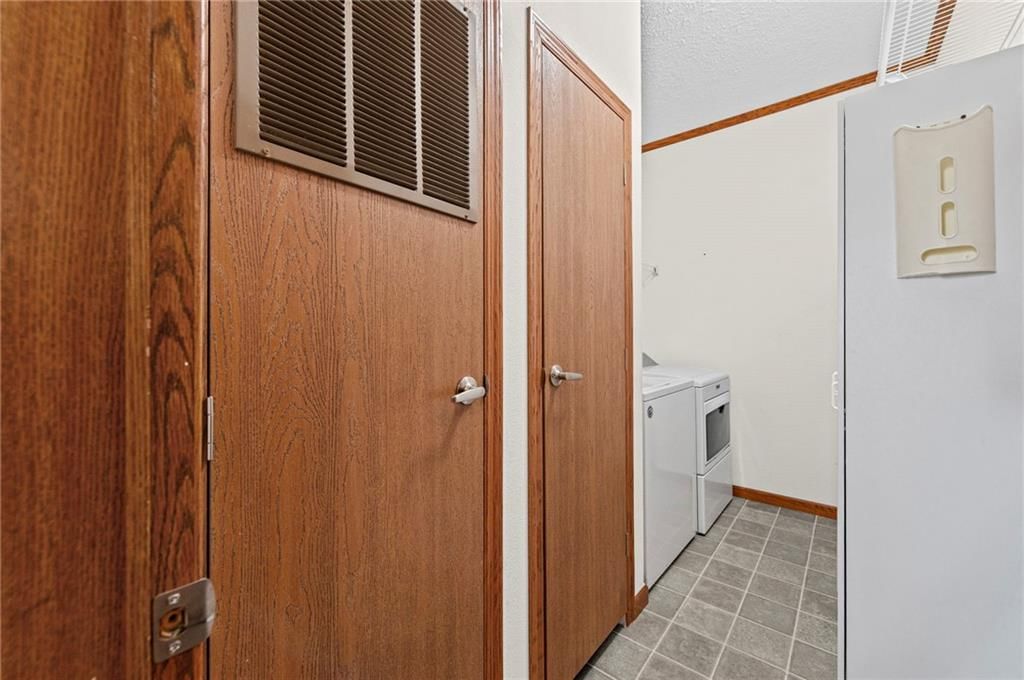 12211 N Pomona Avenue — photo 19