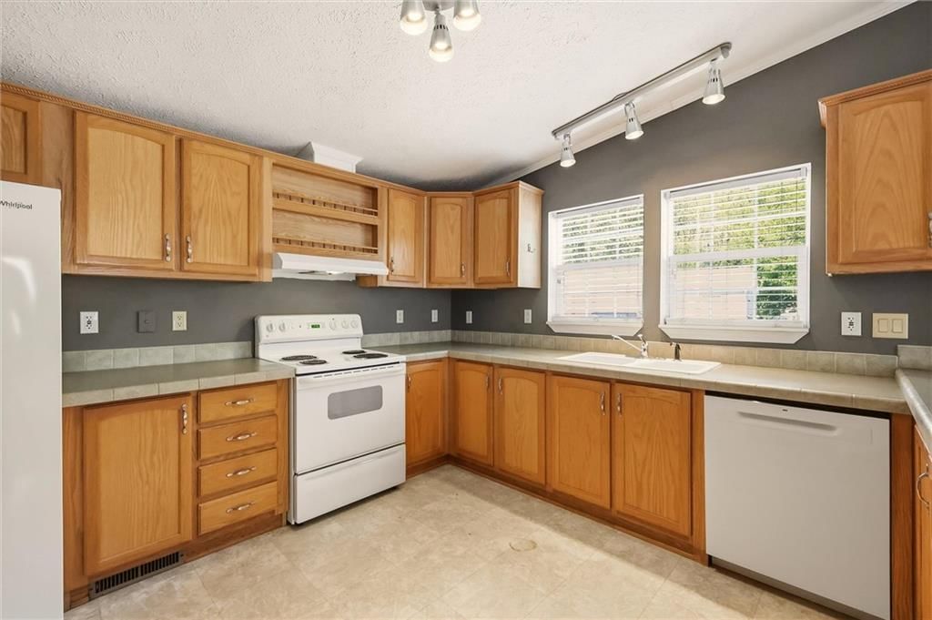 7905 NW 122nd Court — photo 9