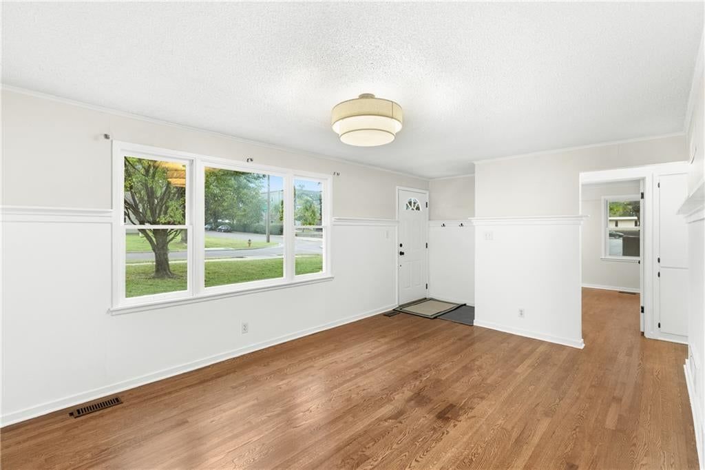 7732 FOSTER Street — photo 3