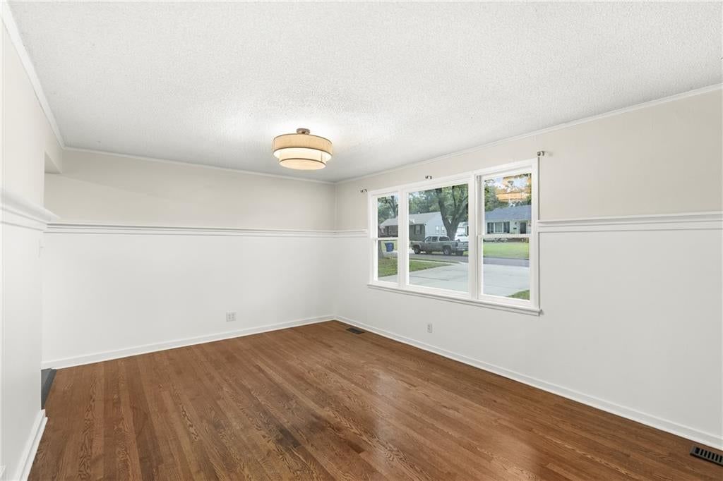 7732 FOSTER Street — photo 5
