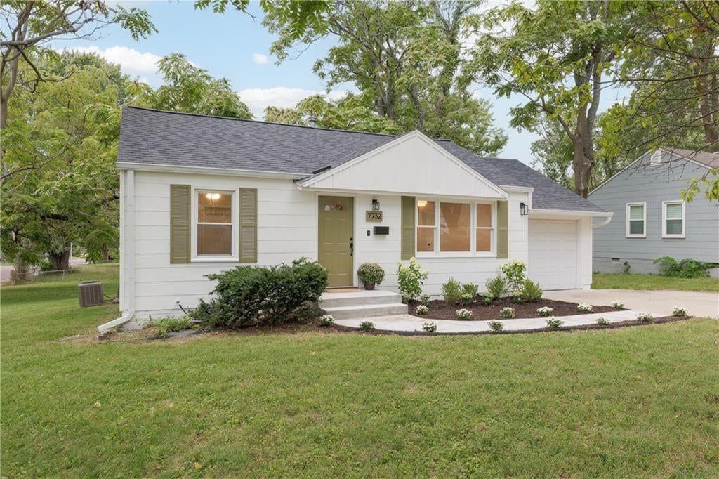 7732 FOSTER Street — photo 24