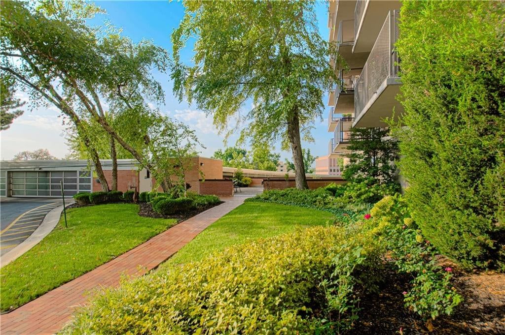 4550 Warwick Boulevard — photo 5