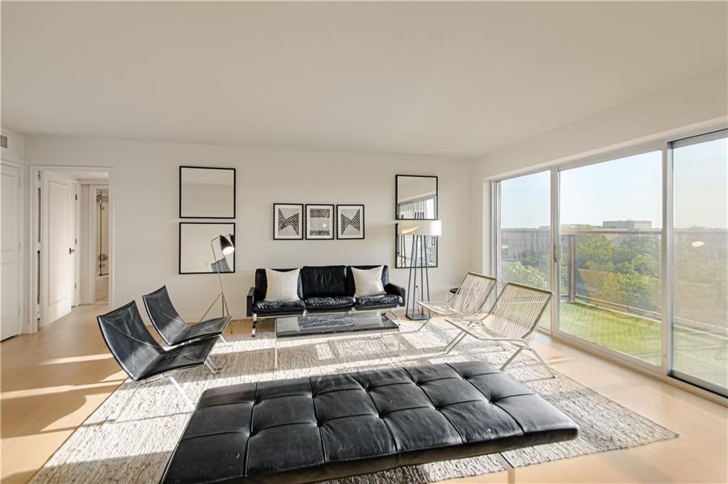 4550 Warwick Boulevard — photo 11