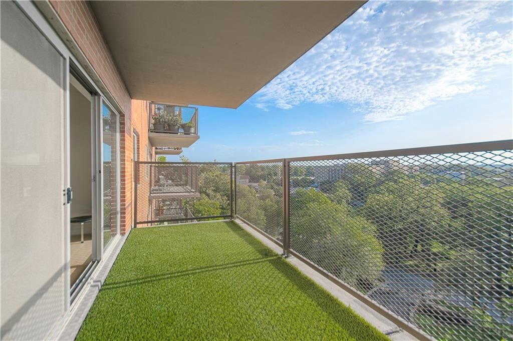 4550 Warwick Boulevard — photo 23