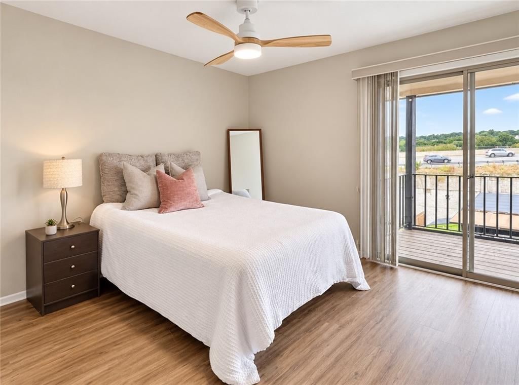 Photo 5 of 11 - 406 W 104th Street #C, Kansas City, MO 64114