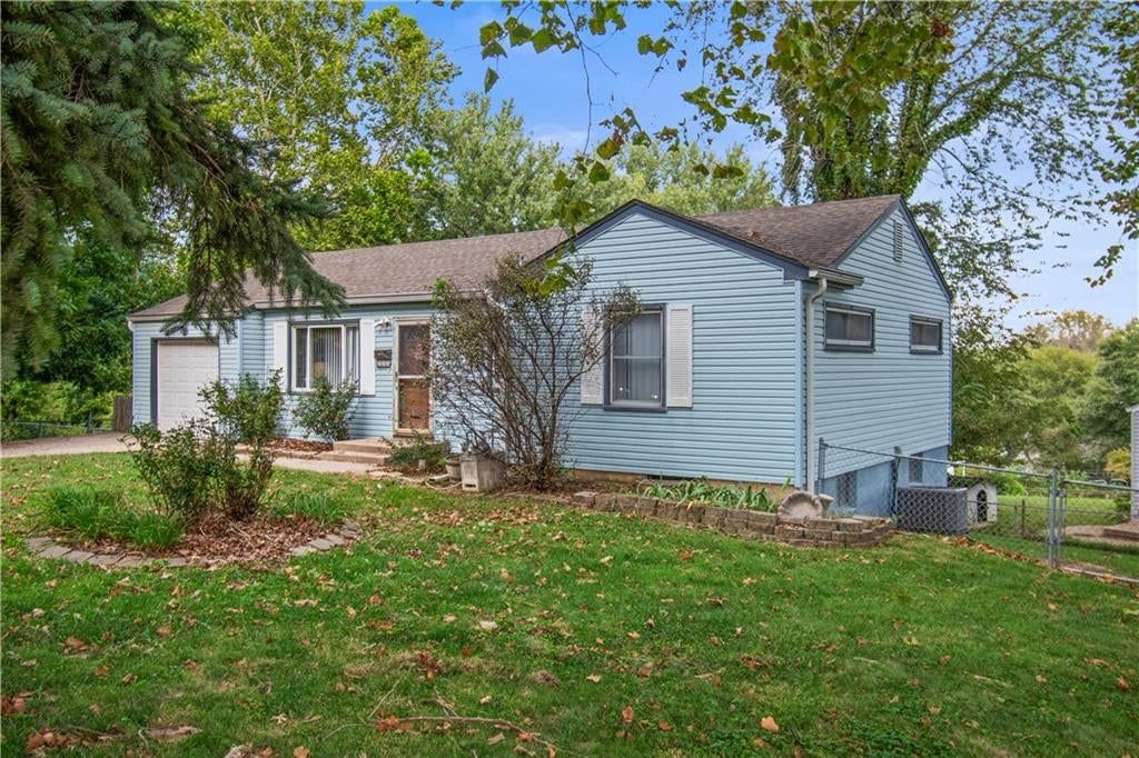 3901 N Delaware Street — photo 4