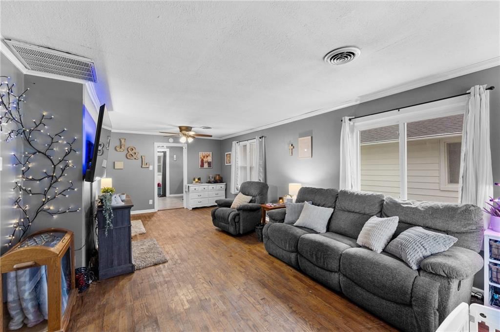 823 S Hickory Street — photo 6