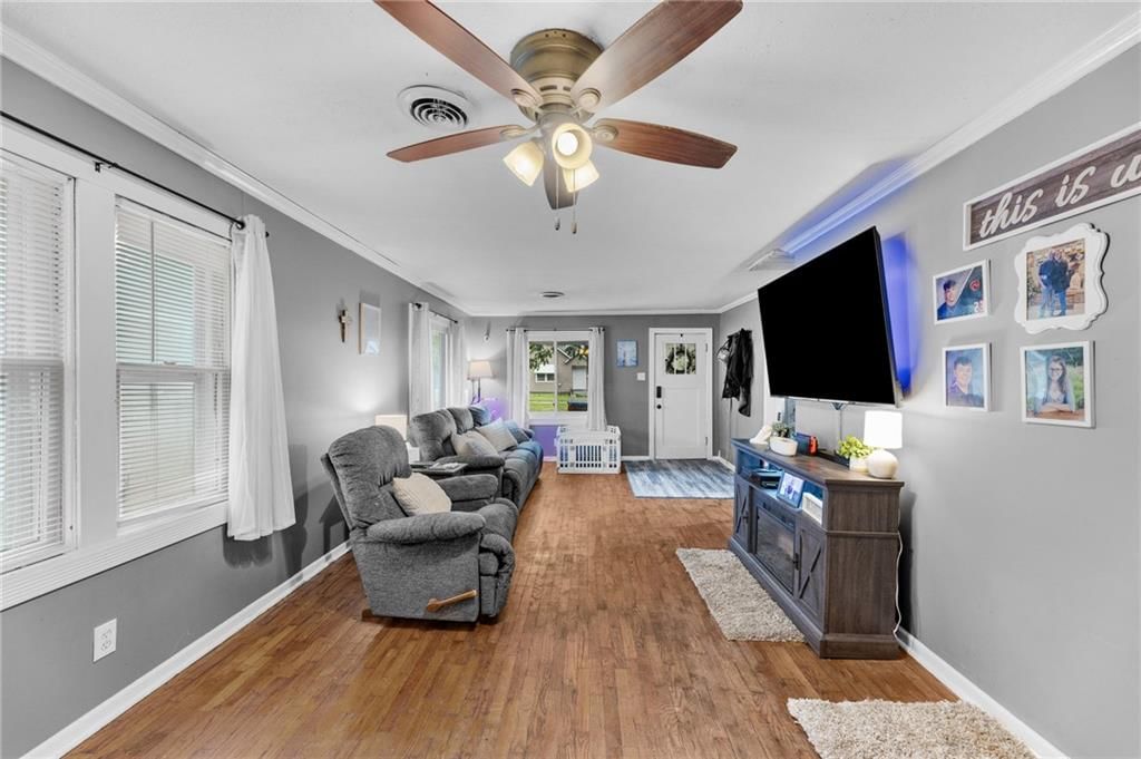 823 S Hickory Street — photo 9