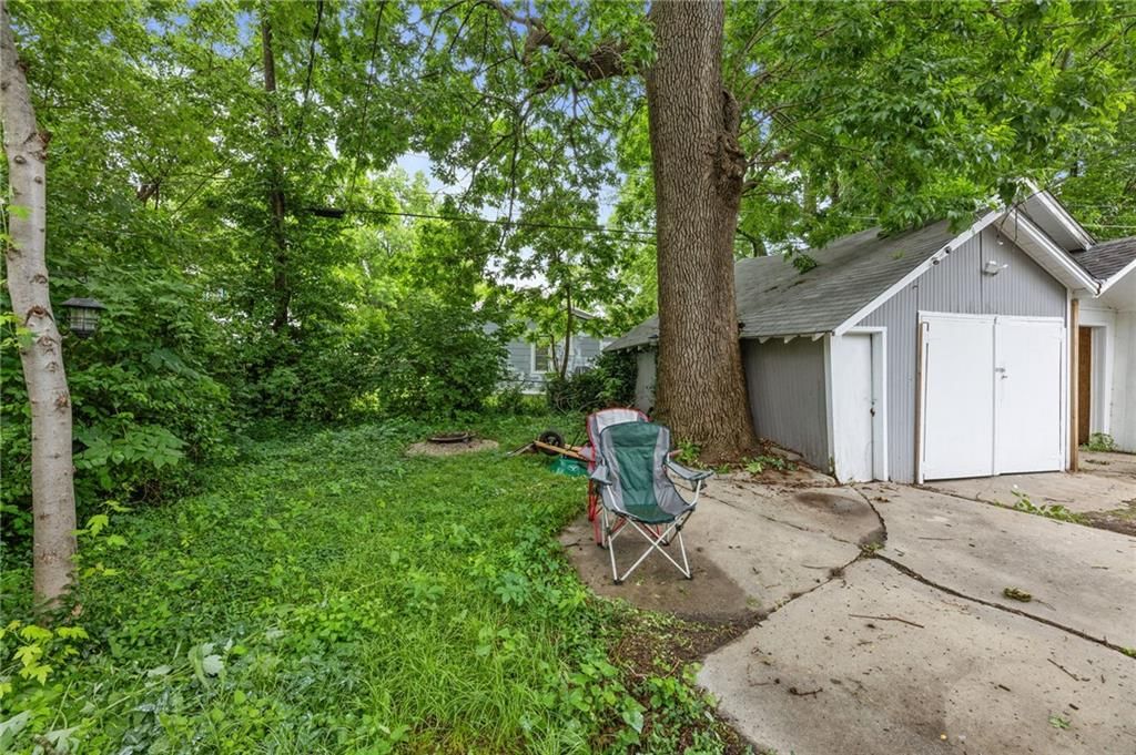 823 S Hickory Street — photo 28