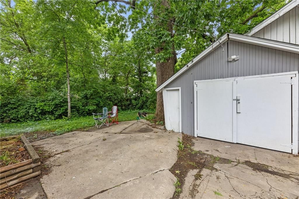 823 S Hickory Street — photo 29