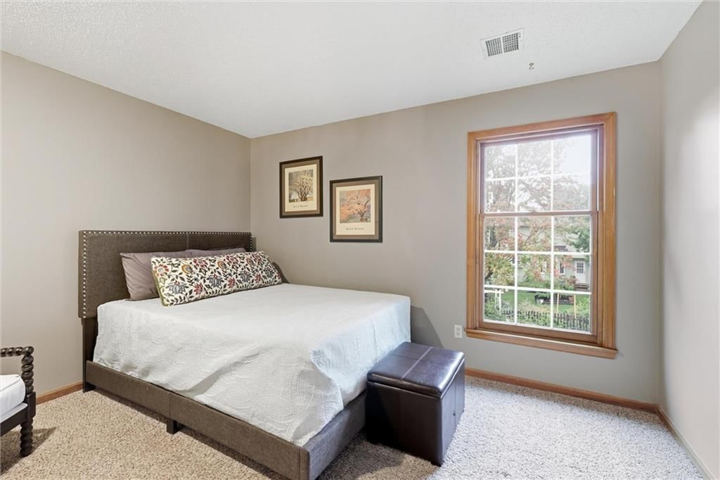 724 N Singletree Street — photo 27