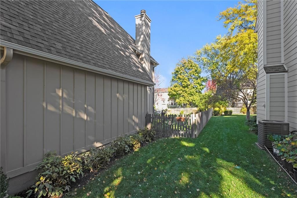 724 N Singletree Street — photo 36