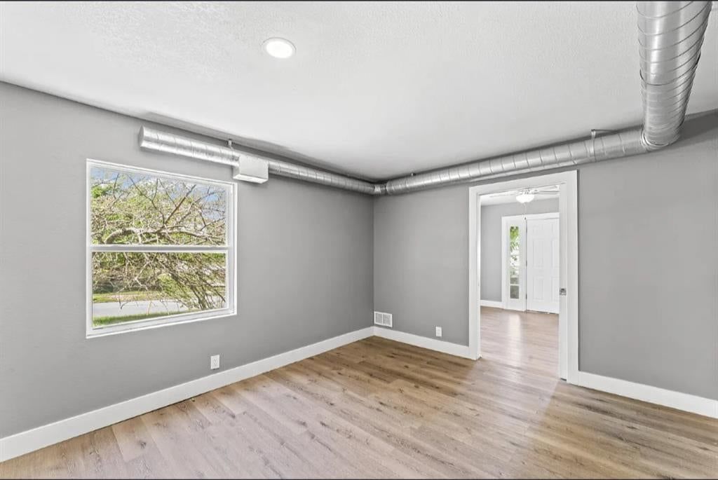 4105 E Linwood Boulevard — photo 14
