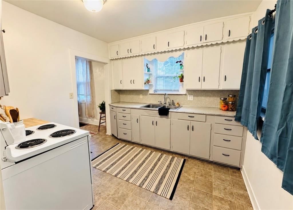 1139 Spruce Street — photo 5
