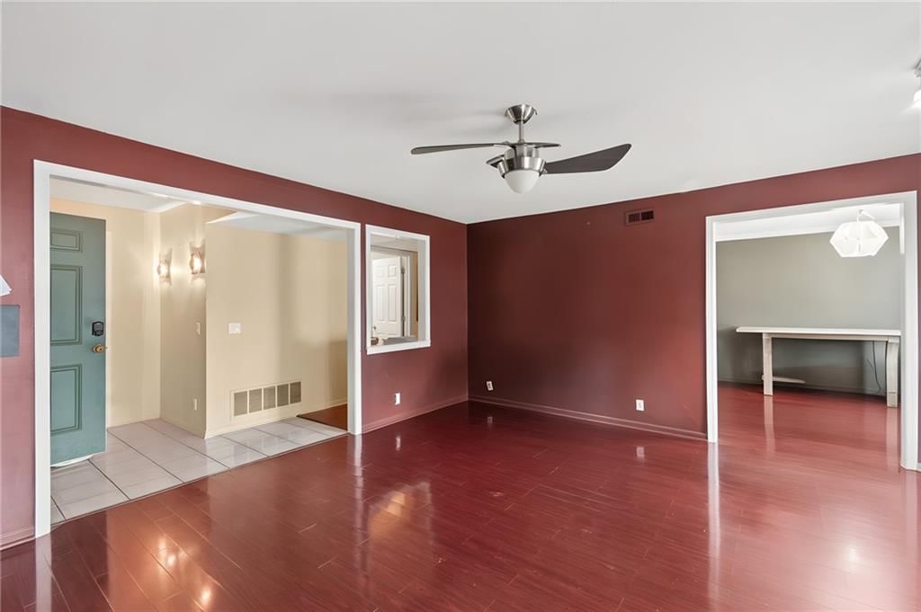 4011 S Crysler Avenue — photo 8
