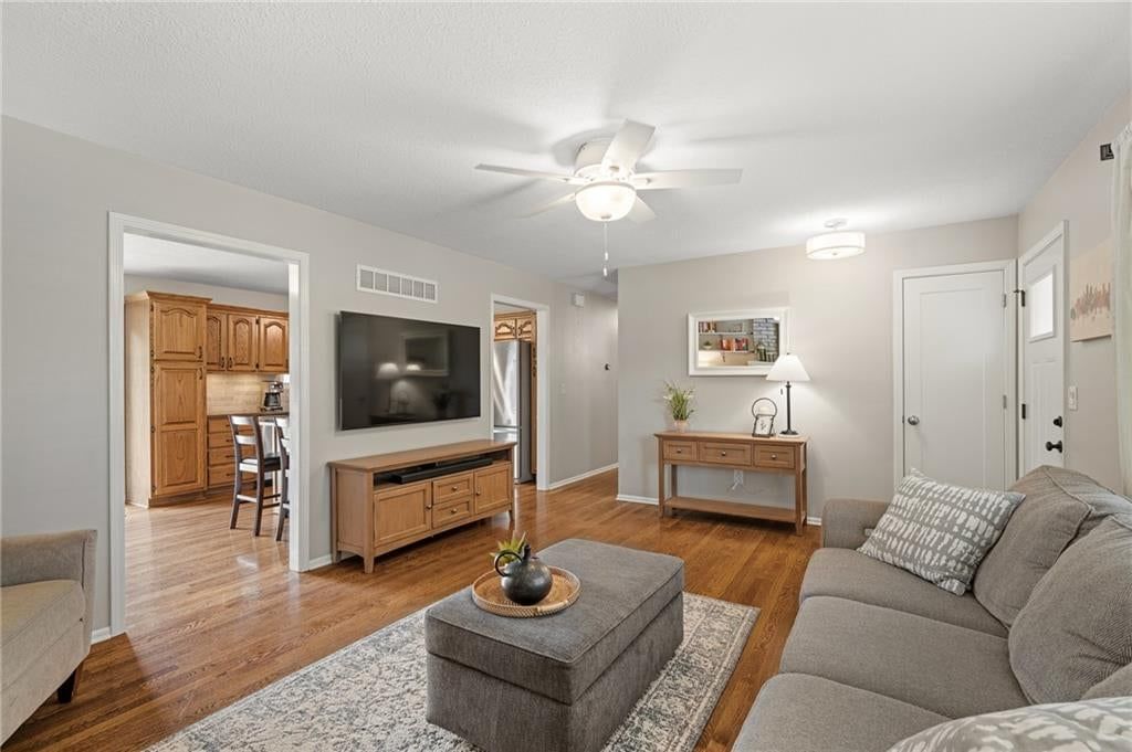 406 NE Crescent Street — photo 7