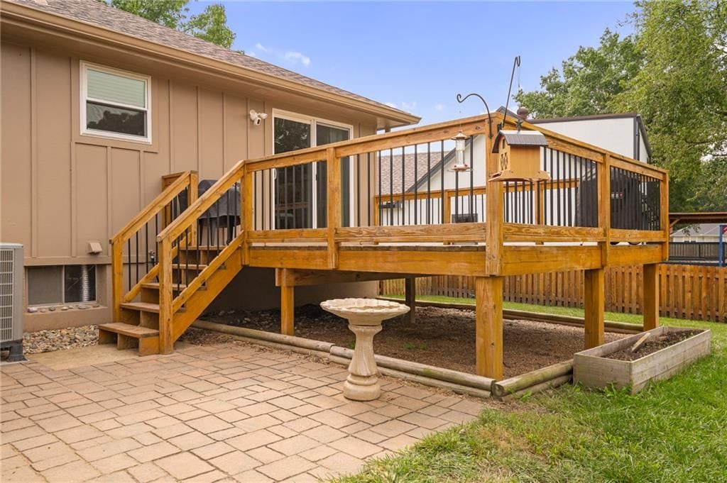 406 NE Crescent Street — photo 30