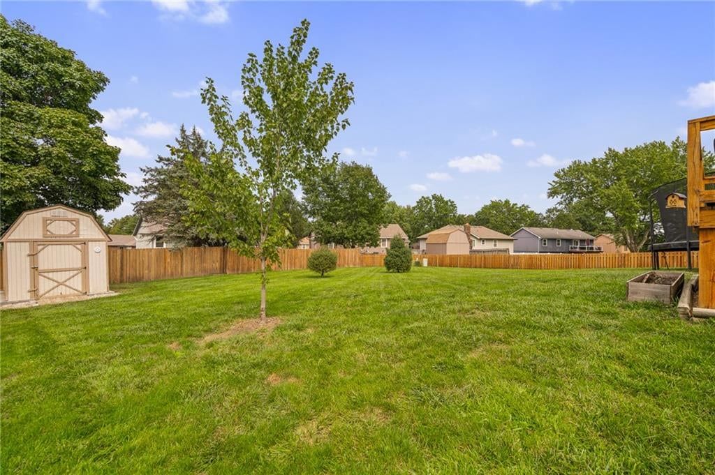 406 NE Crescent Street — photo 32