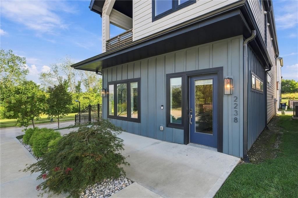 2238 Lydia Avenue — photo 3