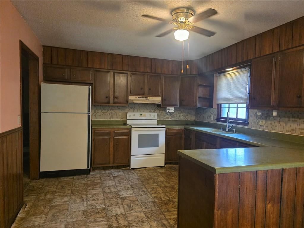 207 E 10th Street — photo 11
