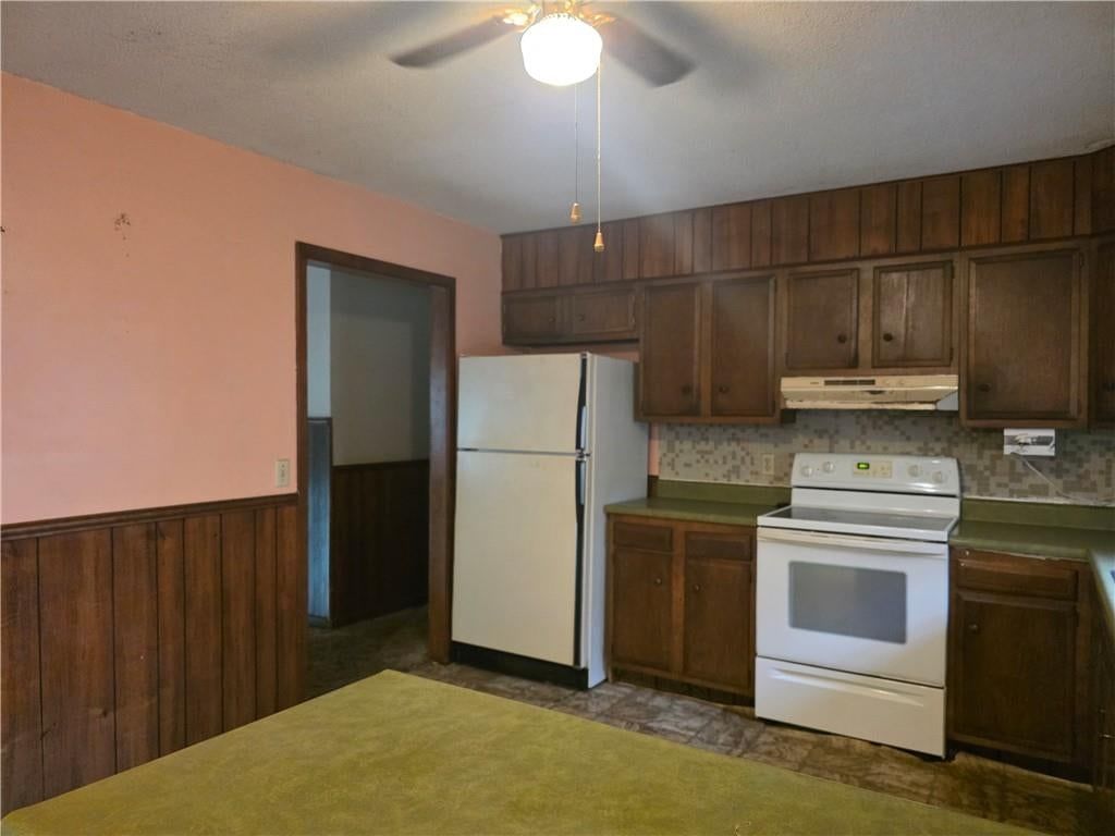 207 E 10th Street — photo 12