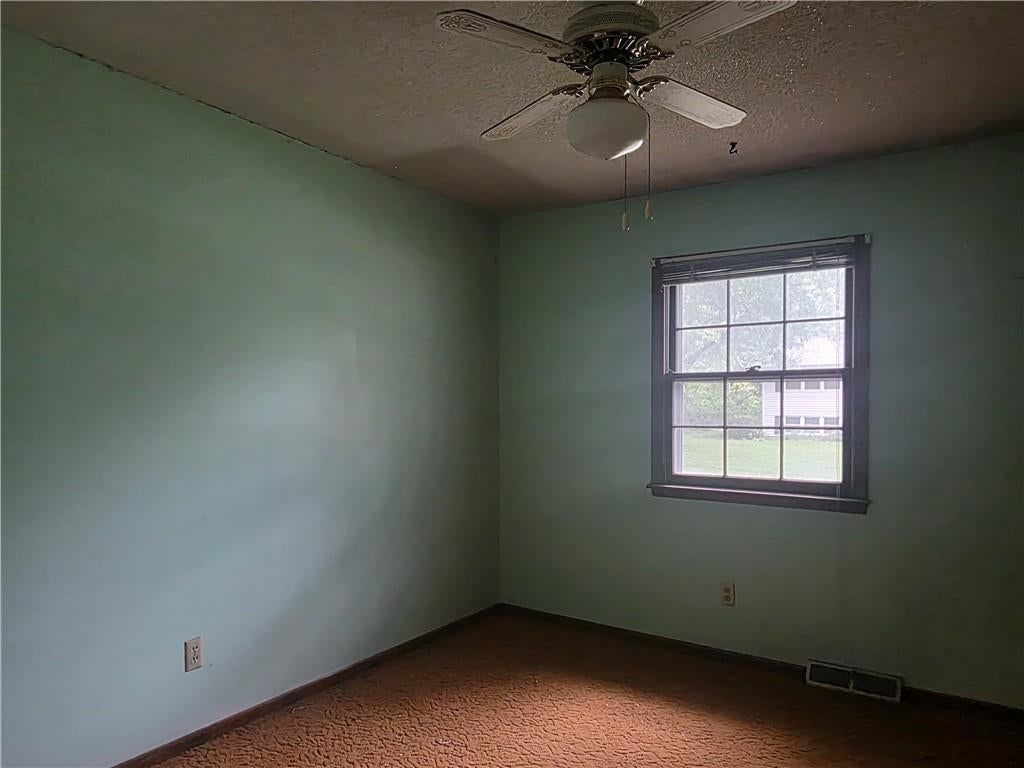 207 E 10th Street — photo 20