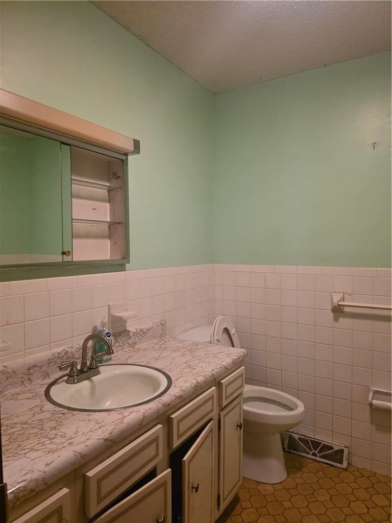207 E 10th Street — photo 22