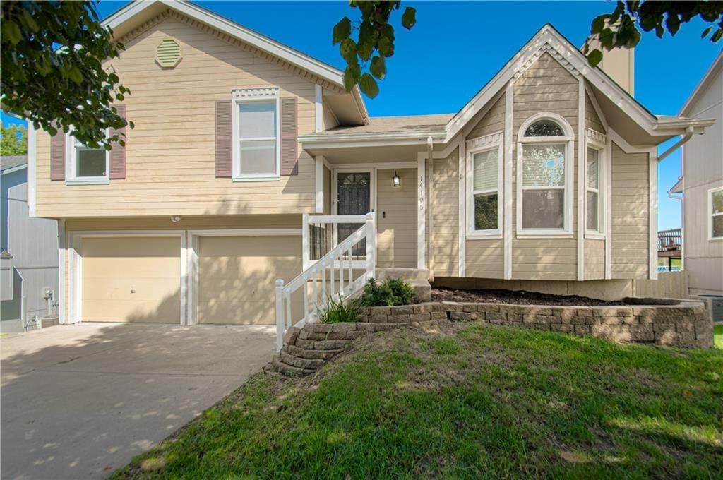 14105 LORA Street — photo 5