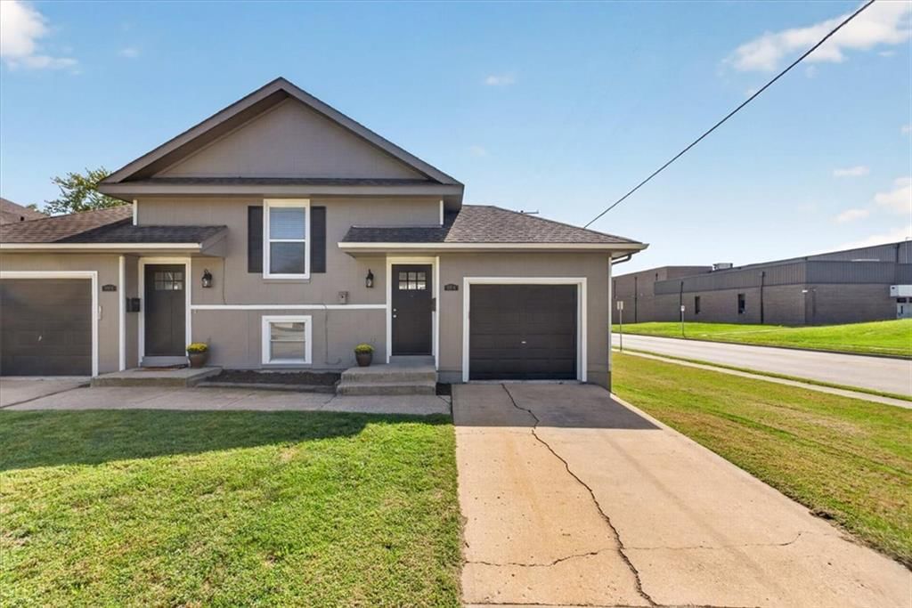 100 E South Avenue, Belton, MO: listing photo 3