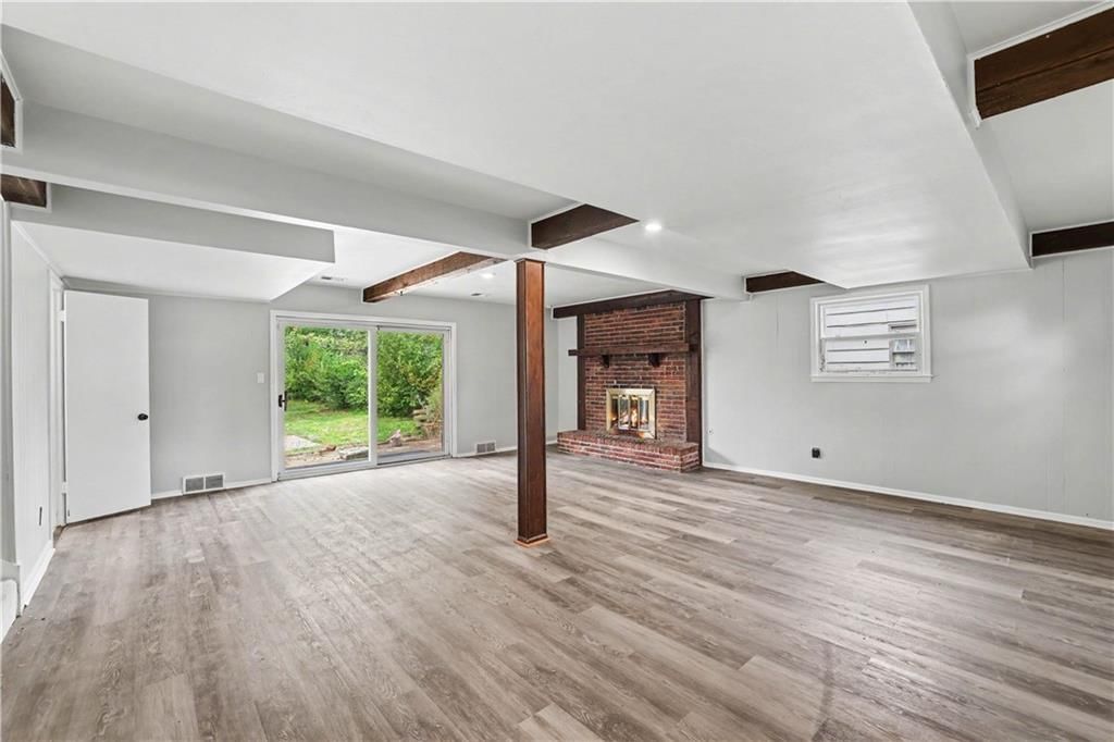 6012 E 107th Terrace, Kansas City, MO