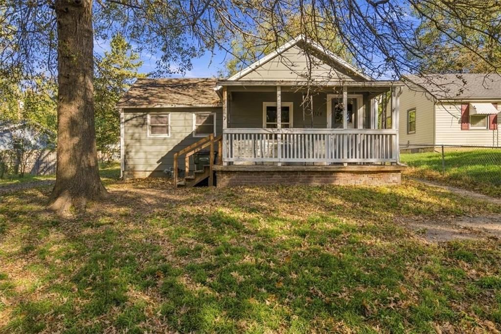 1128 Pottawatomie Street, Leavenworth, KS: listing photo 2