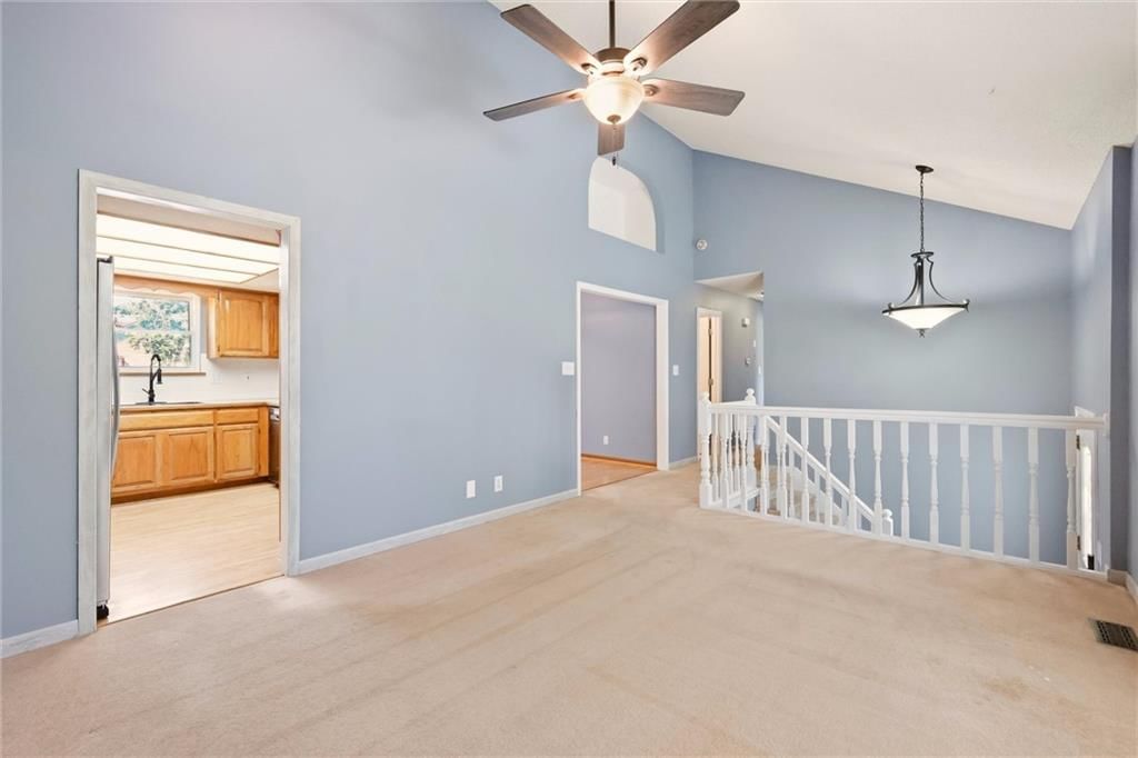 408 Huntington Court — photo 6