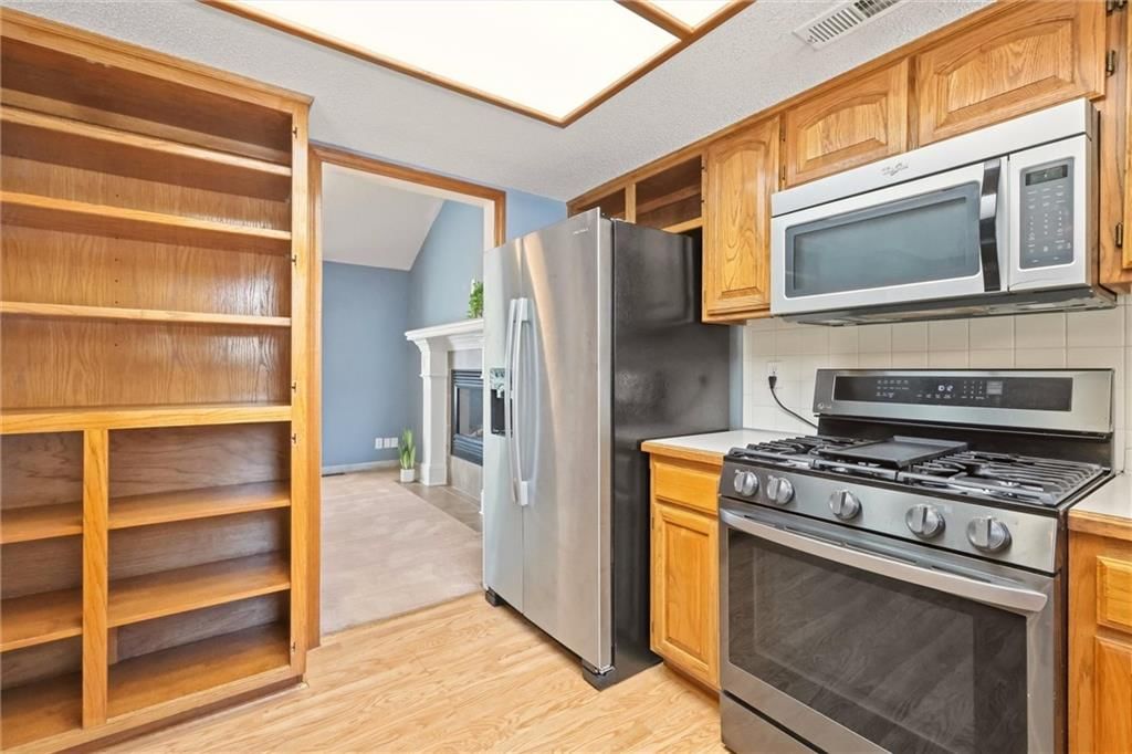 408 Huntington Court — photo 12