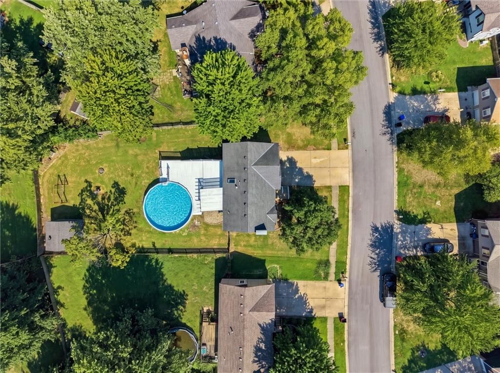 408 Huntington Court — photo 17