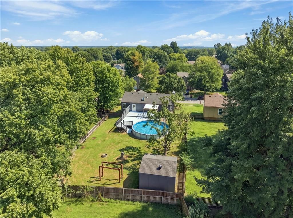 408 Huntington Court — photo 19