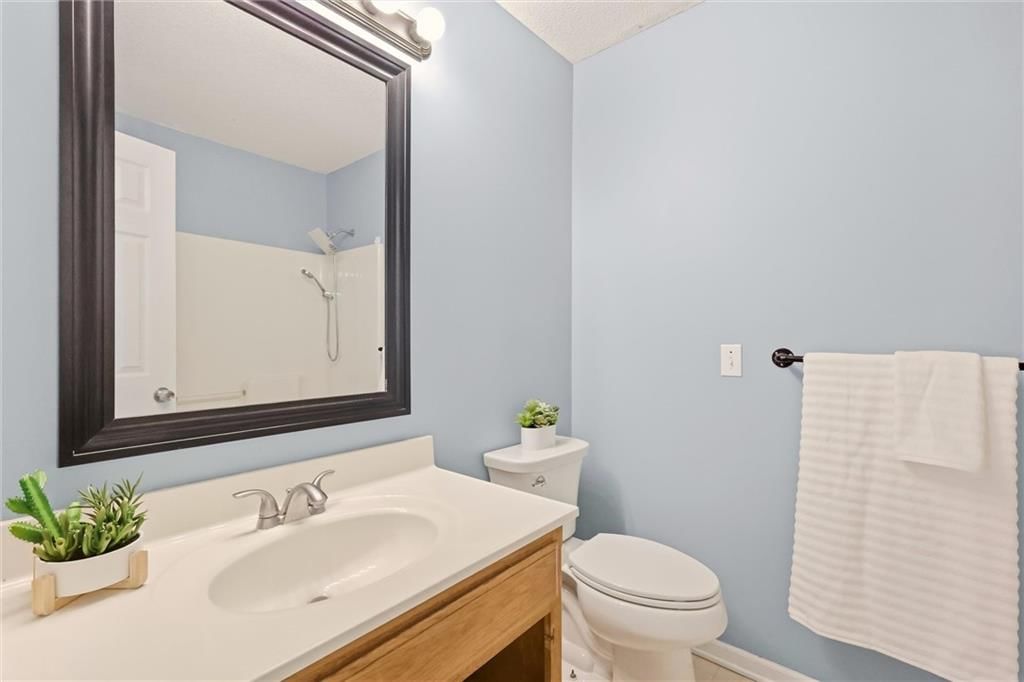 408 Huntington Court — photo 27