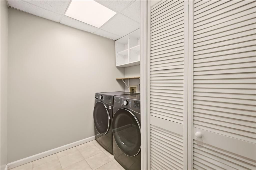 408 Huntington Court — photo 36