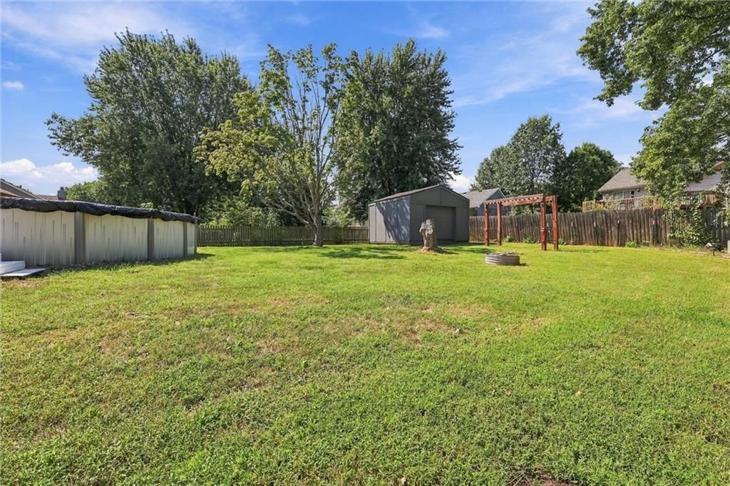 408 Huntington Court — photo 39