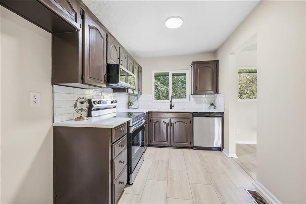 8248 Armstrong Avenue — photo 9