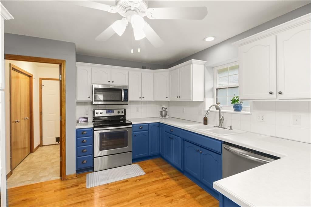 Photo 9 of 31 - 1715 Overbrook Lane, Raymore, MO 64083
