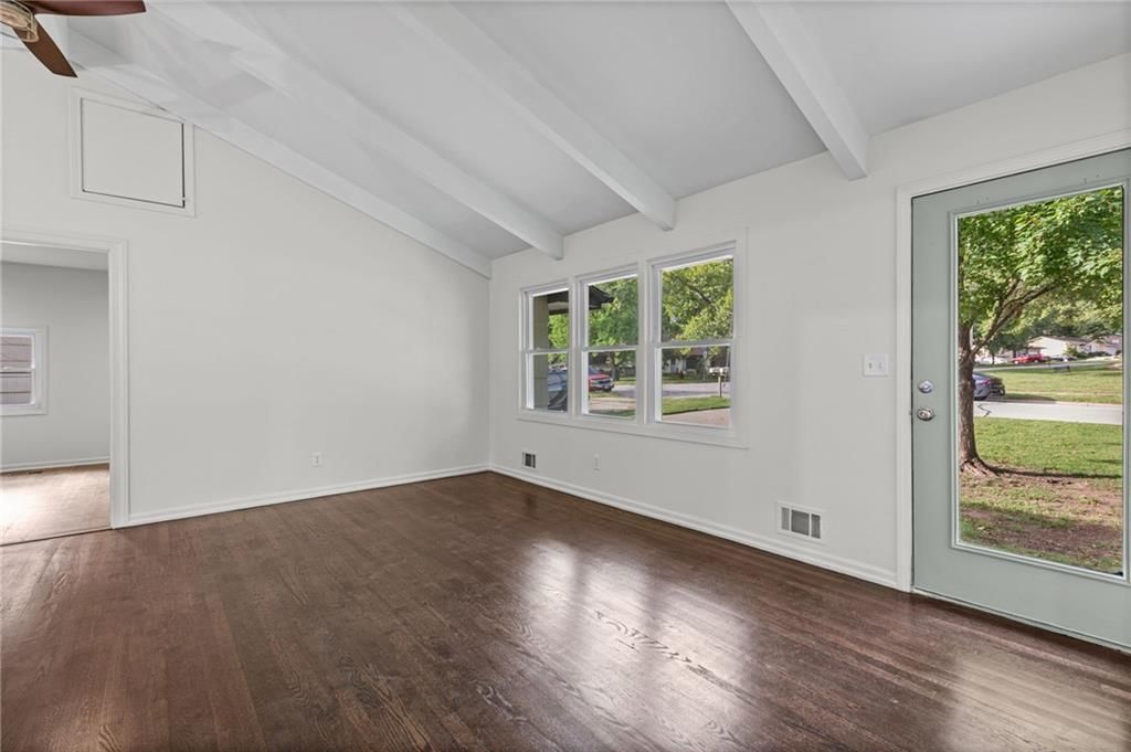 221 Wilshire Boulevard — photo 7