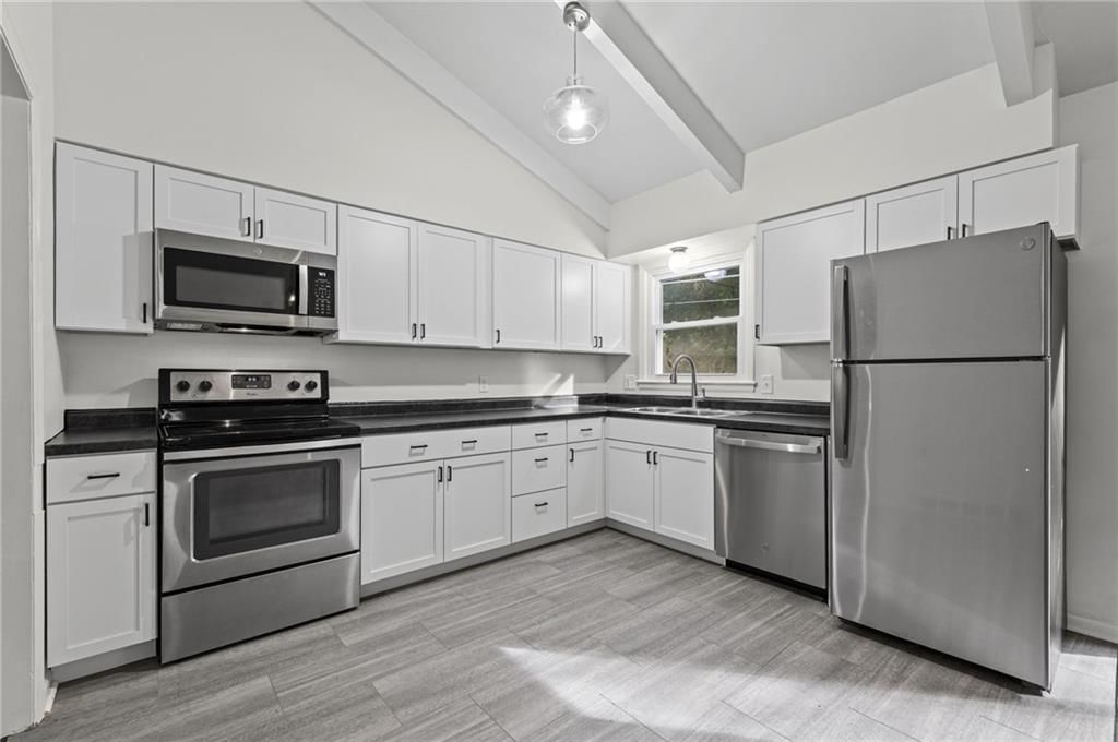 221 Wilshire Boulevard — photo 11