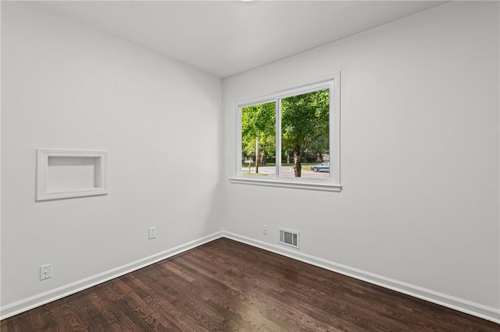 221 Wilshire Boulevard — photo 15