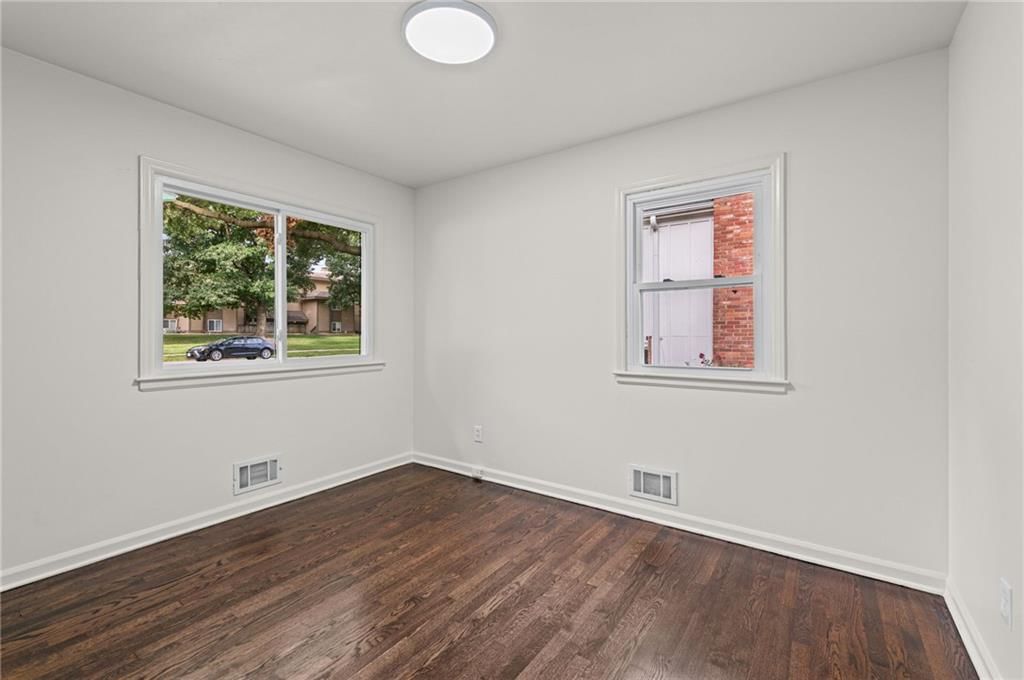 221 Wilshire Boulevard — photo 17