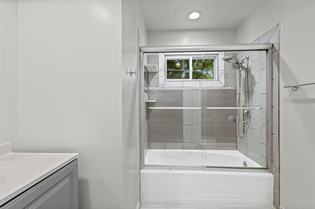 221 Wilshire Boulevard — photo 27