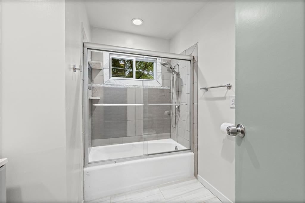 221 Wilshire Boulevard — photo 28