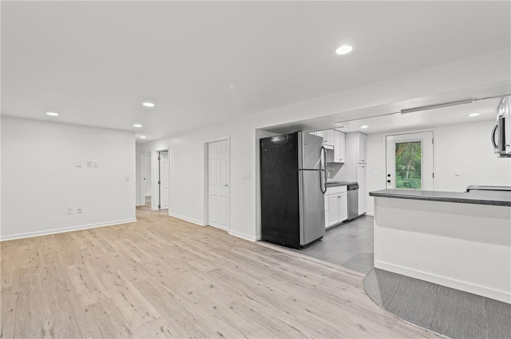 221 Wilshire Boulevard — photo 32