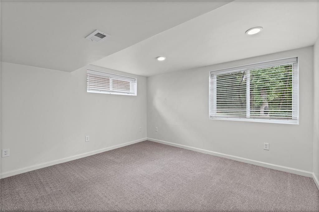 221 Wilshire Boulevard — photo 36